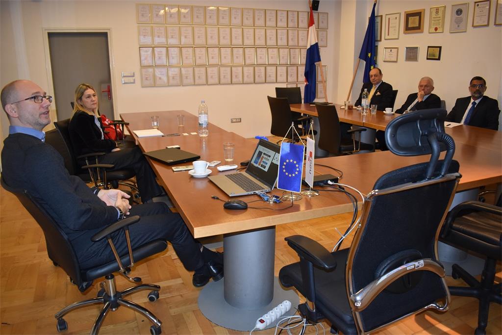 The picture shows the participants of the meeting on the exchange of experience between the establishment of NSDI between in Egypt and in the Republic of Croatia.